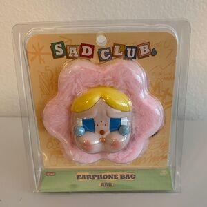 Pop mart Crybaby Sad Club Pink
Earphone Bag 🩷💞🩷💞